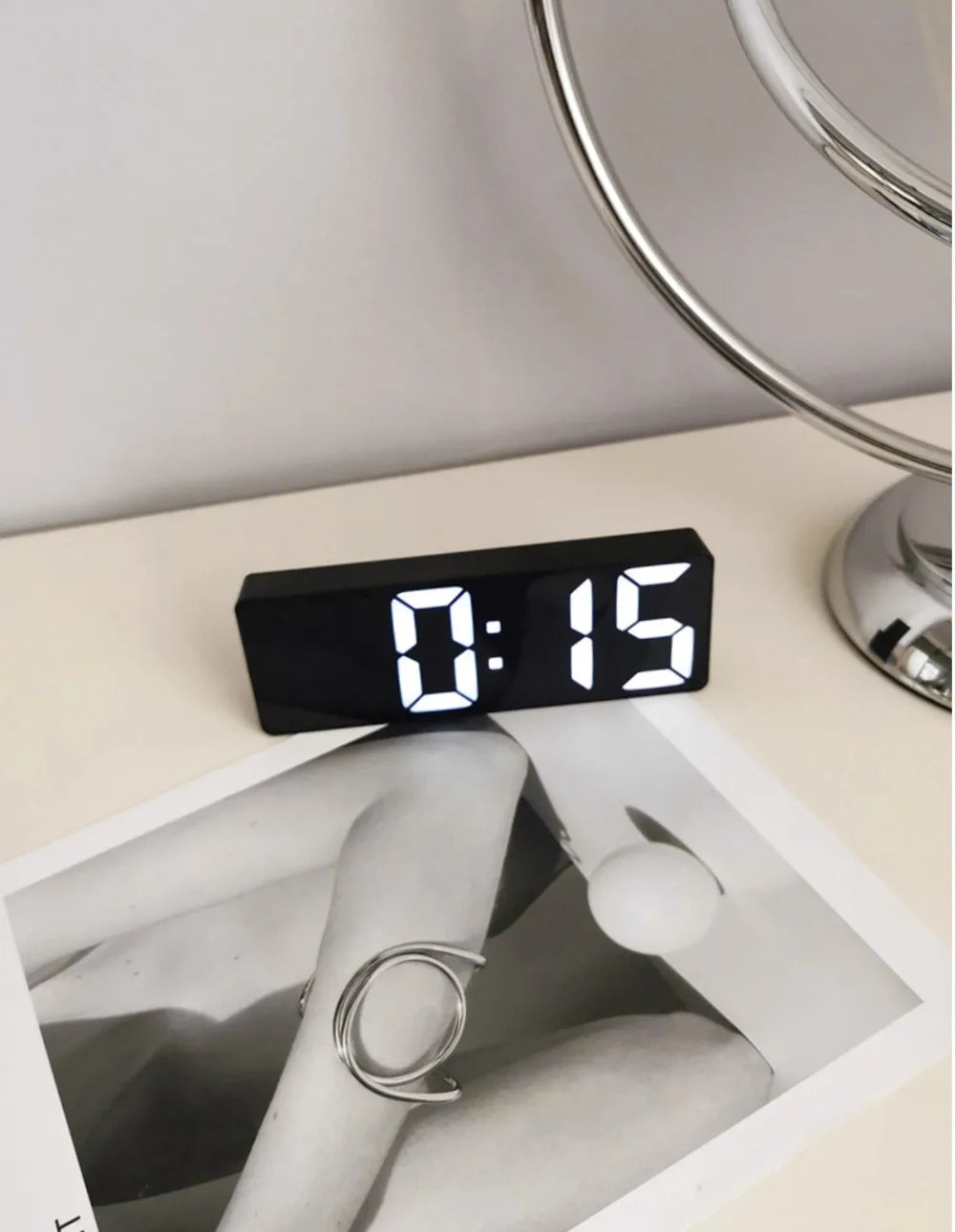 Modern Voice Controlled Alarm Clock